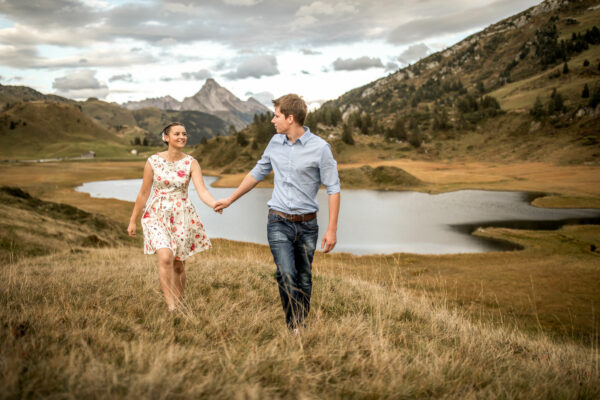 couple and engagement photos in Austria