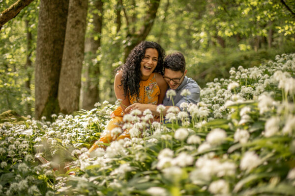 engagement photo session in flowers in the forest in austria