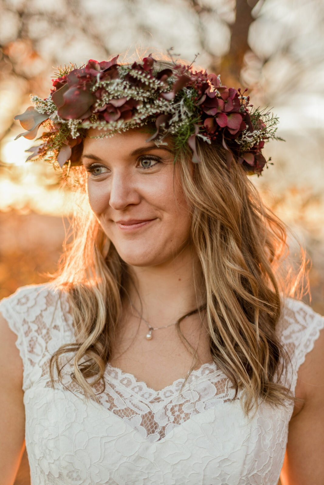 Blumenkranz im Haar der Braut