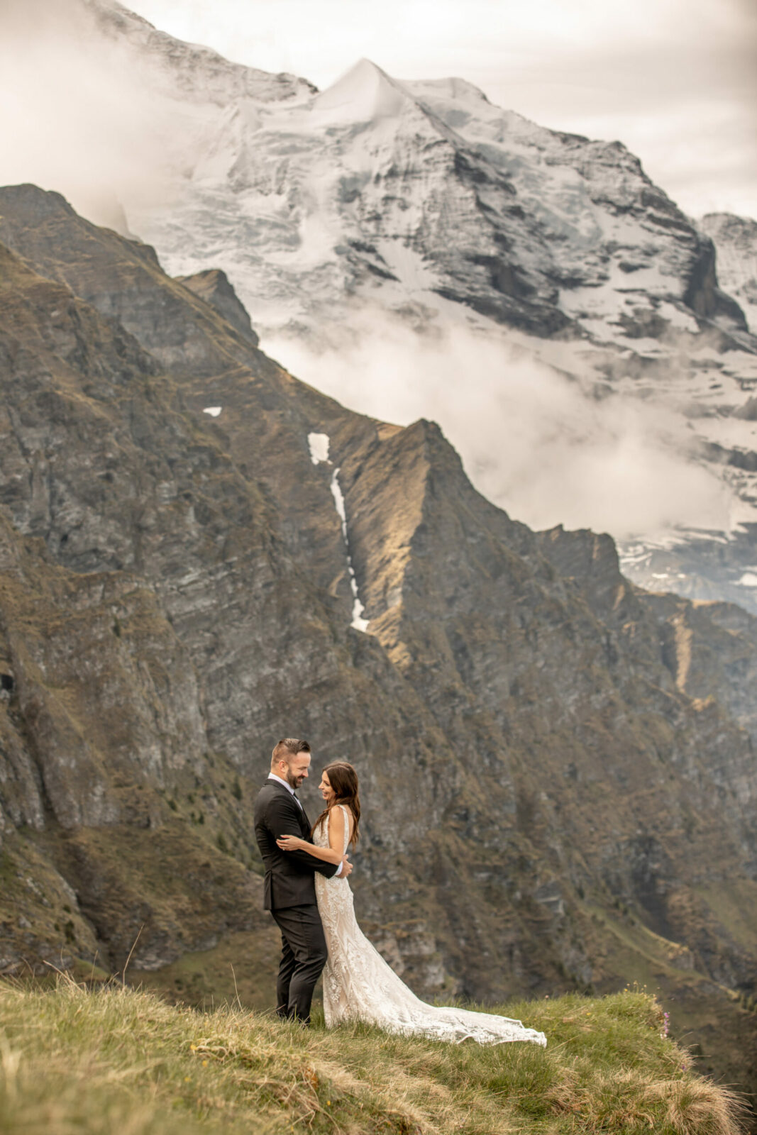 Elopement Hochzeit in den Alpen in der Schweiz