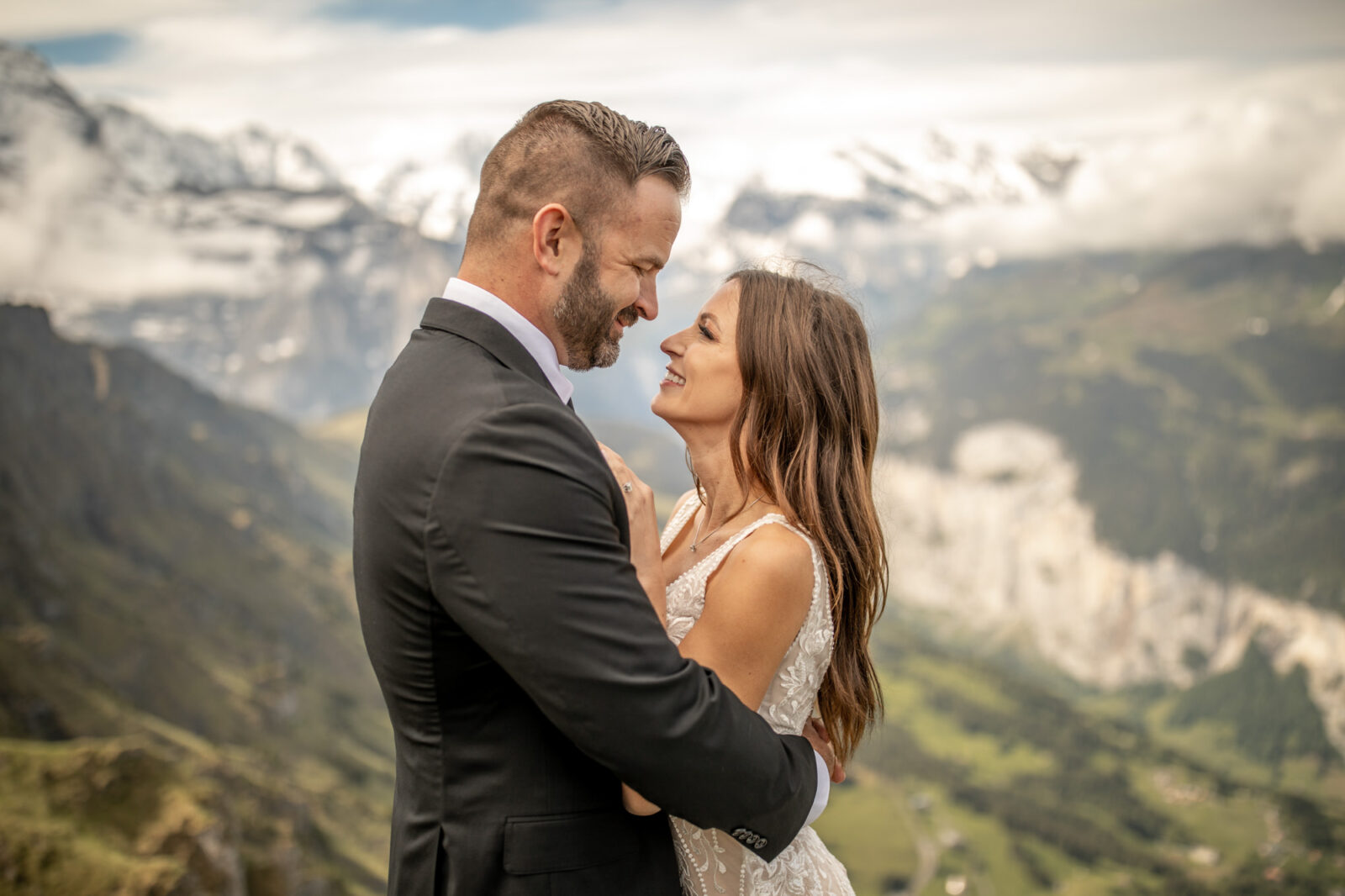 Elopement Fotografin in der Schweiz für Hochzeiten in den Bergen