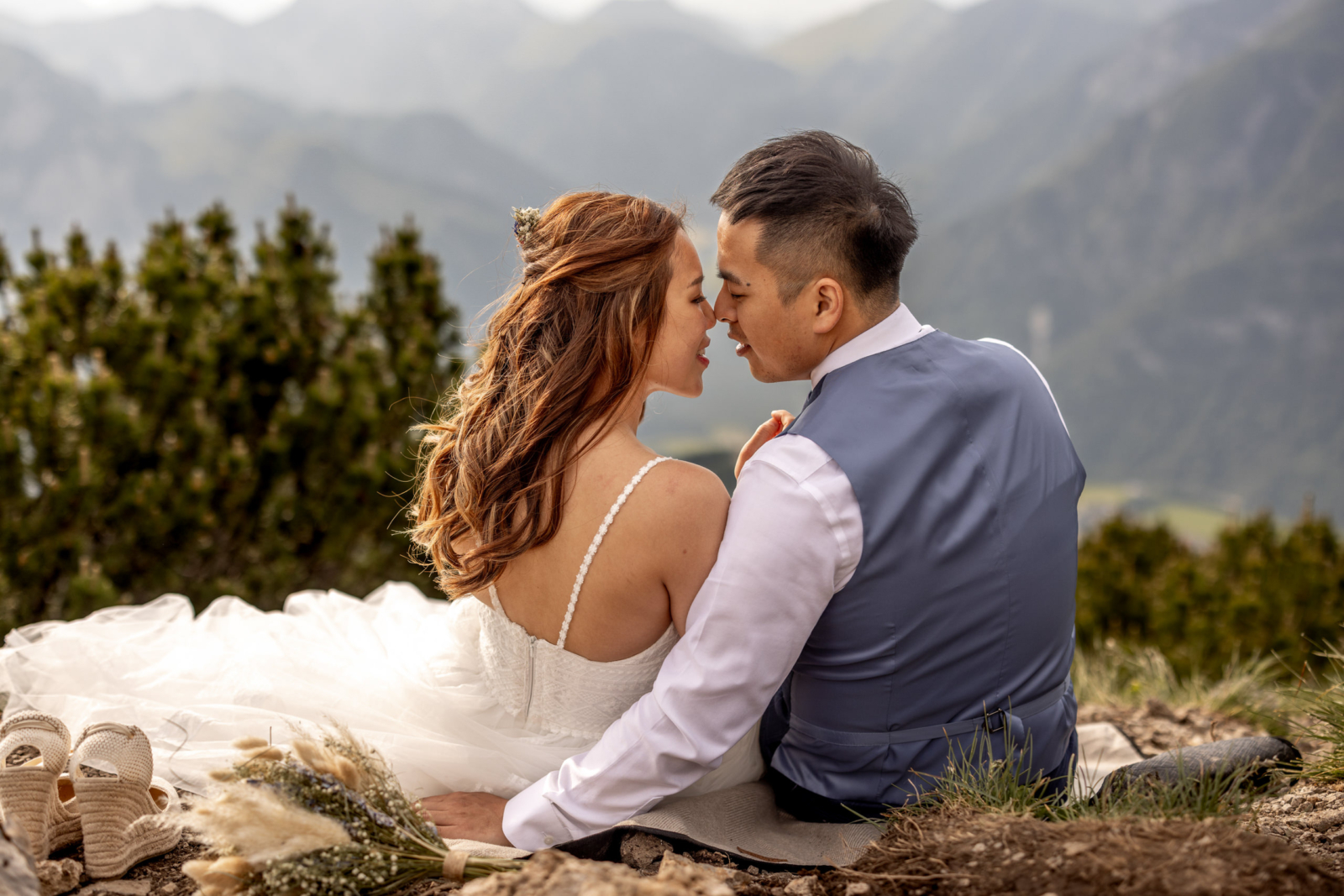 Candid elopement photos in austria