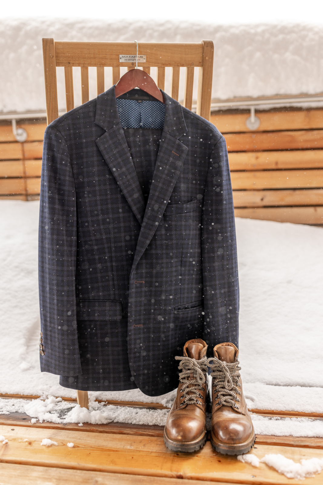 groom outfit for the winter wedding in Lech am Arlberg