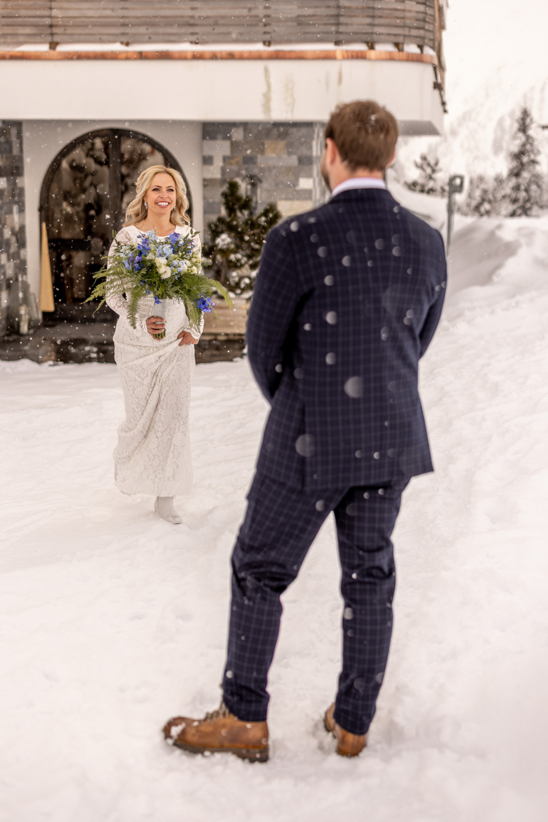First Look at the winter wedding in Lech am Arlberg
