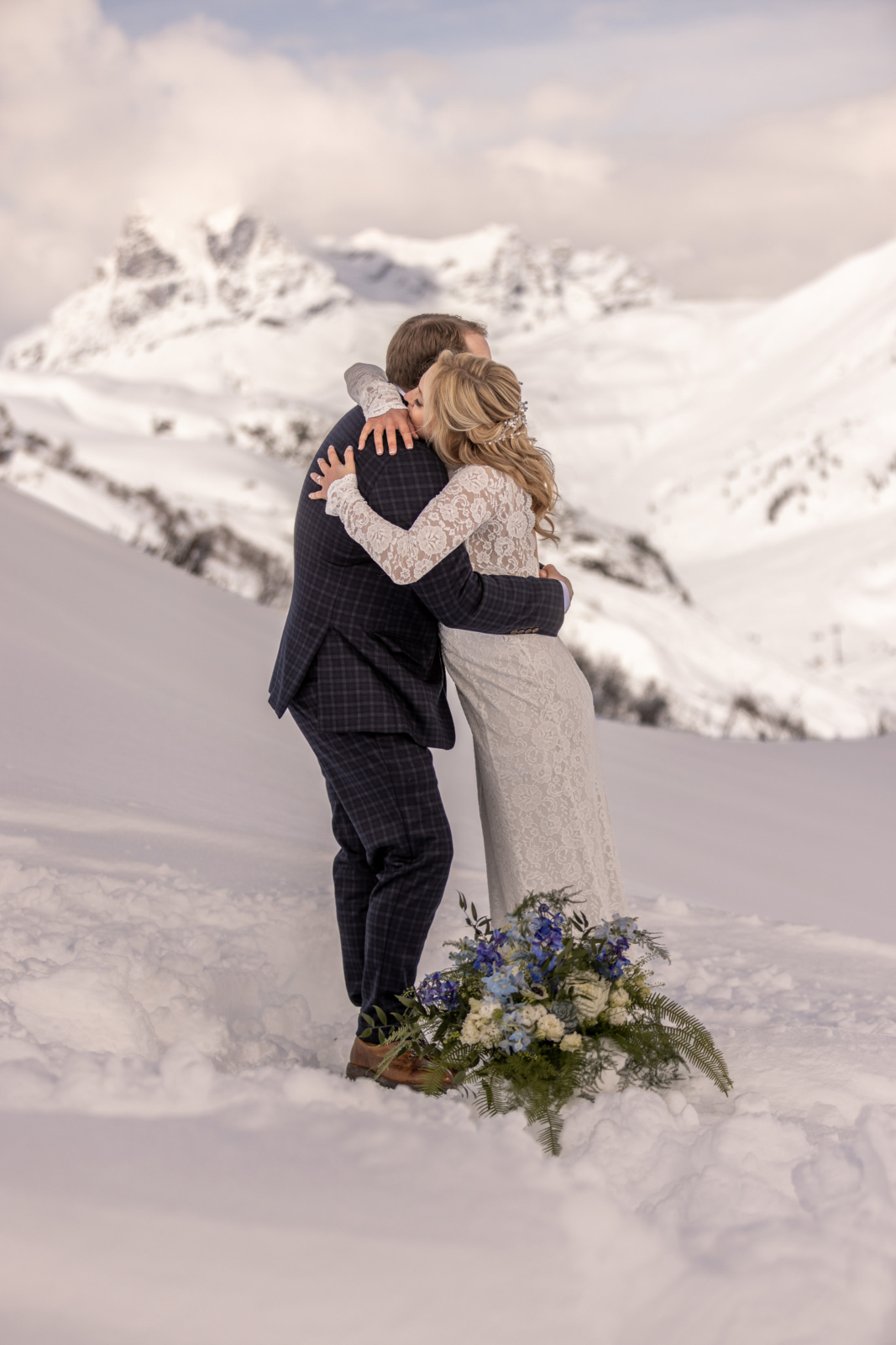 emotional winter elopement in Austria
