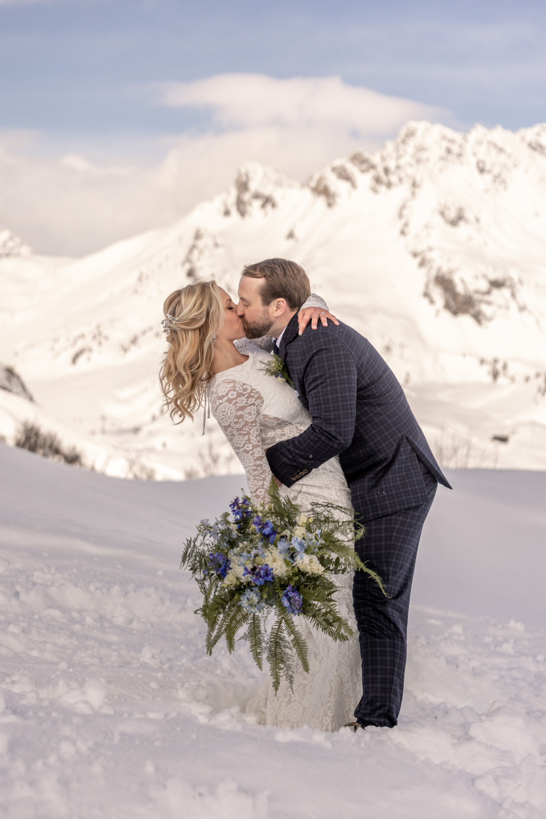 Elopement photos in the snowy mountains