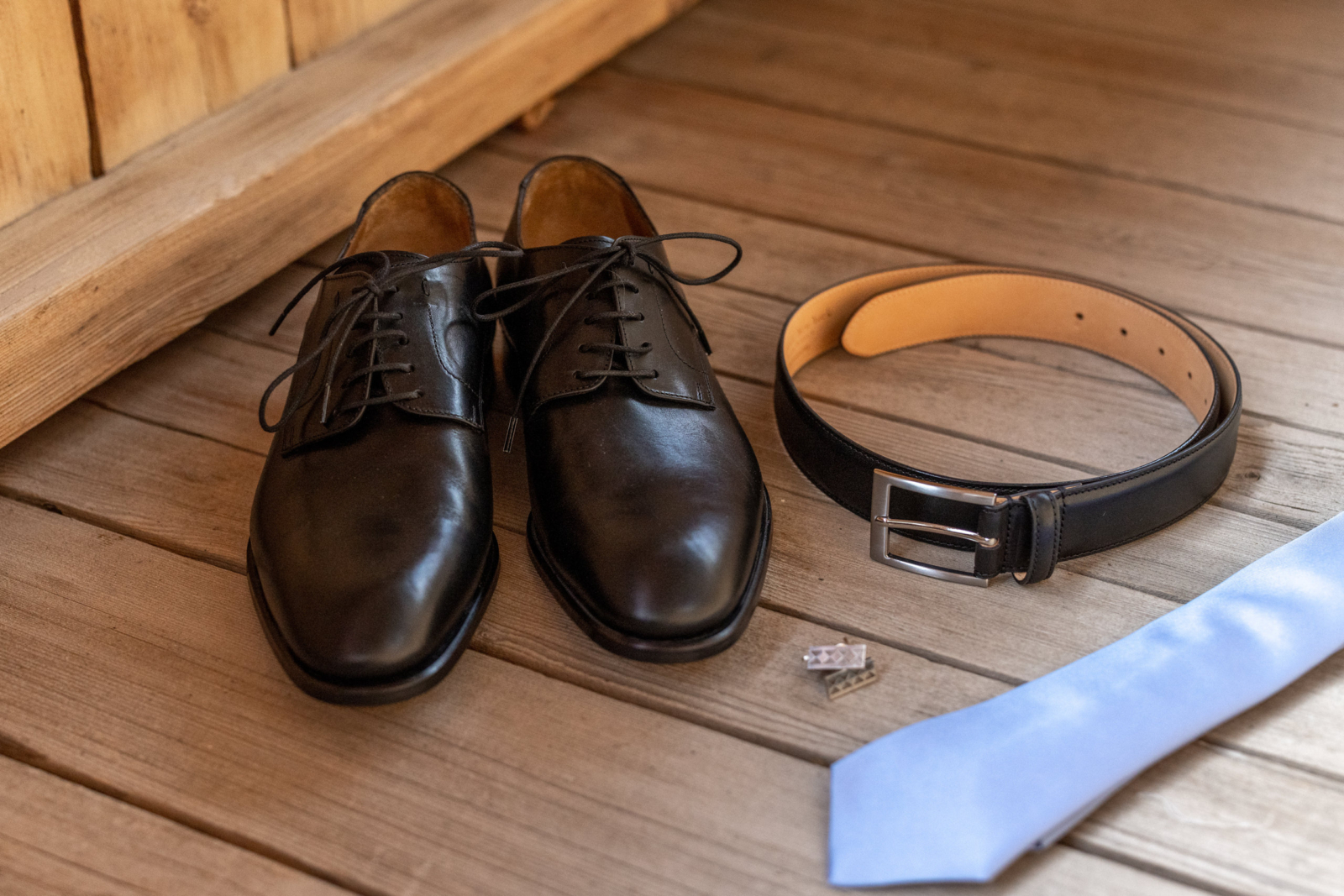 details for the groom outfit