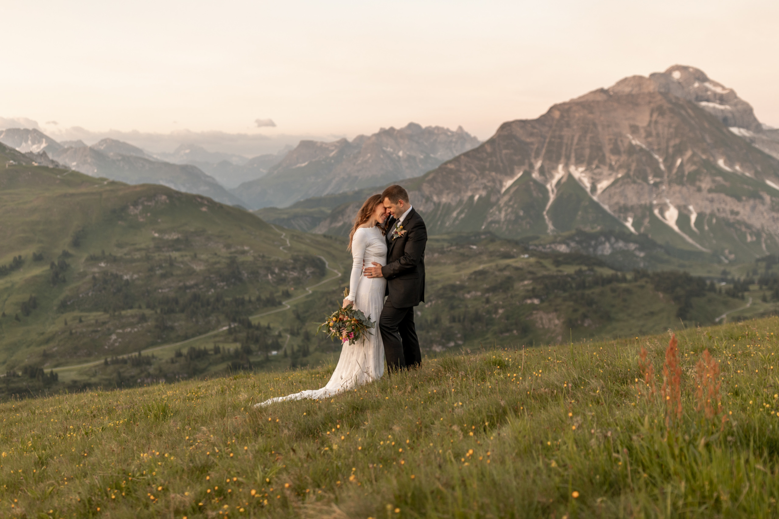 Wedding Photos in the Mountains in Vorarlberg