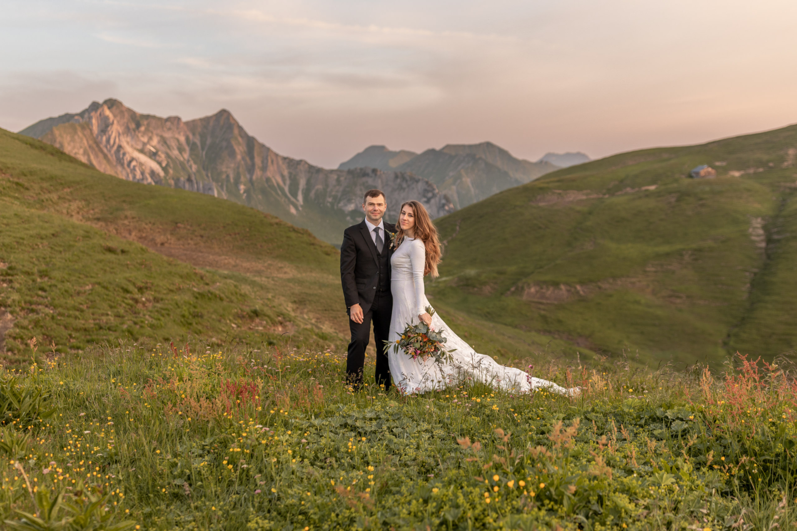 wedding photos in the mountains