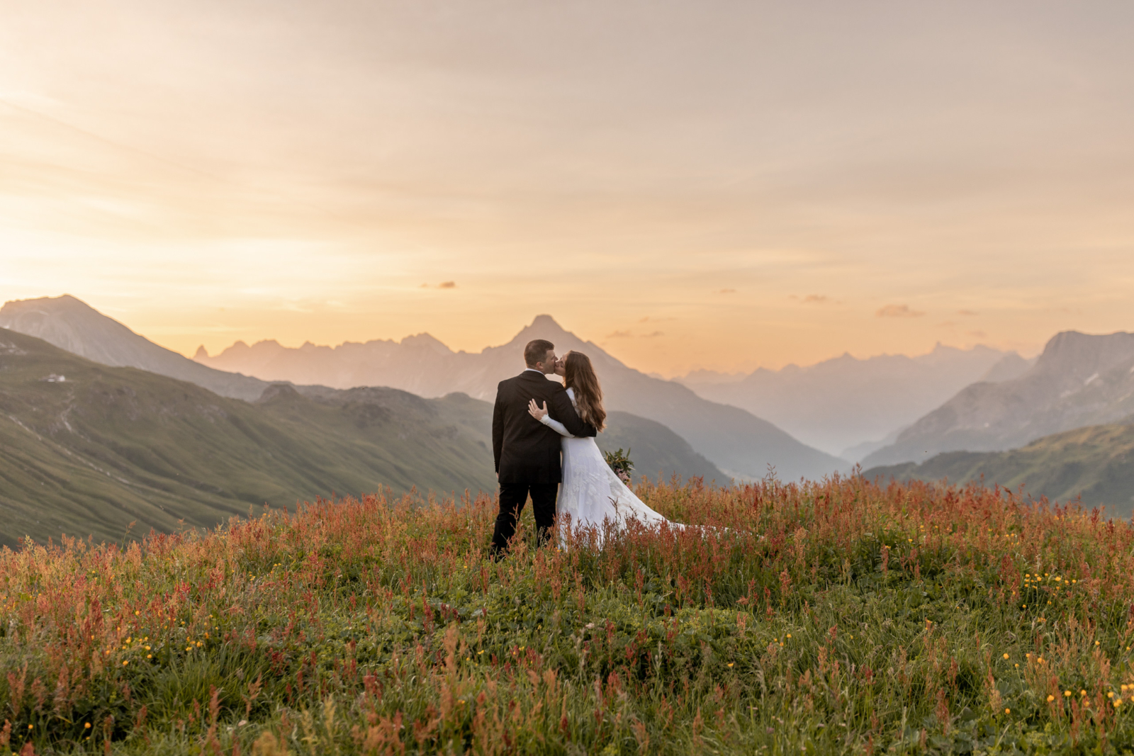 sunrise mountain elopement in Austria