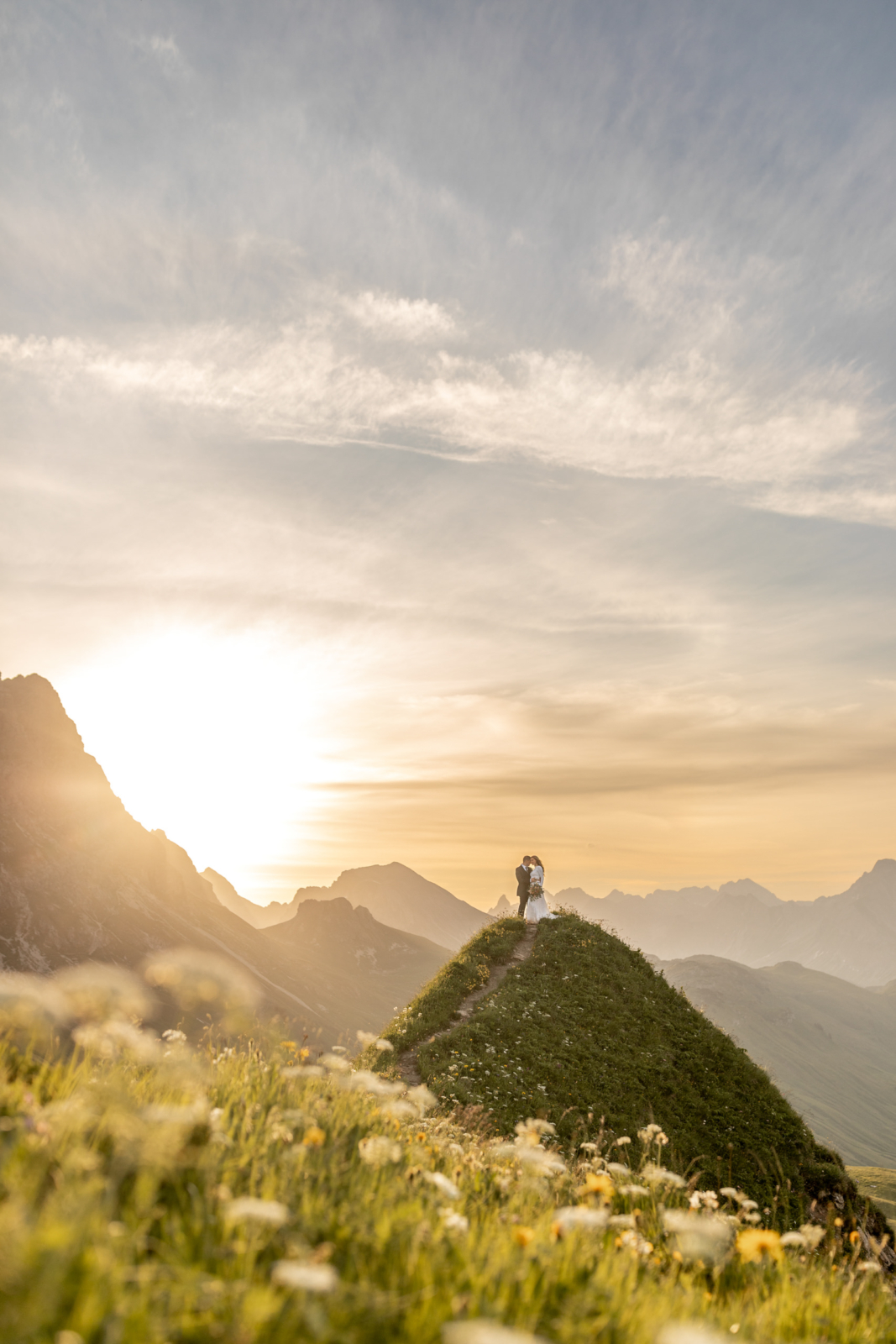 beautiful epic sunrise mountain elopement in Austria