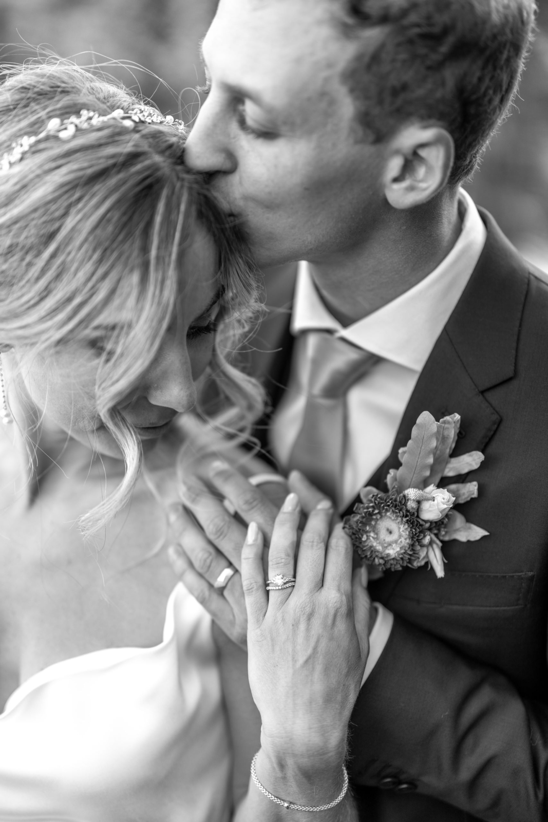black and white - wedding rings, detail photo