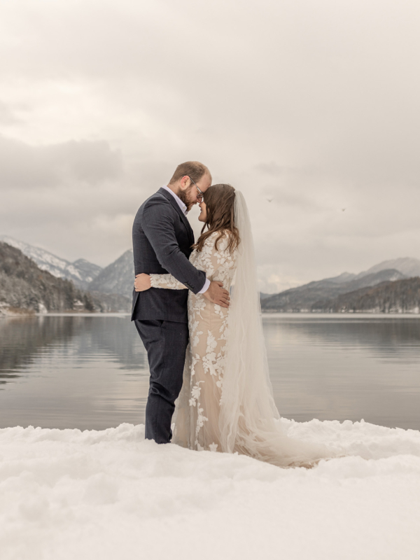 winter elopement in Salzburg
