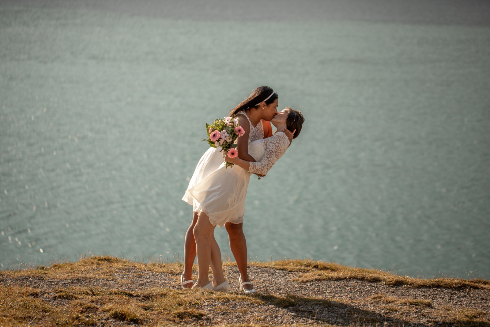 turquoise mountain lake wedding photography