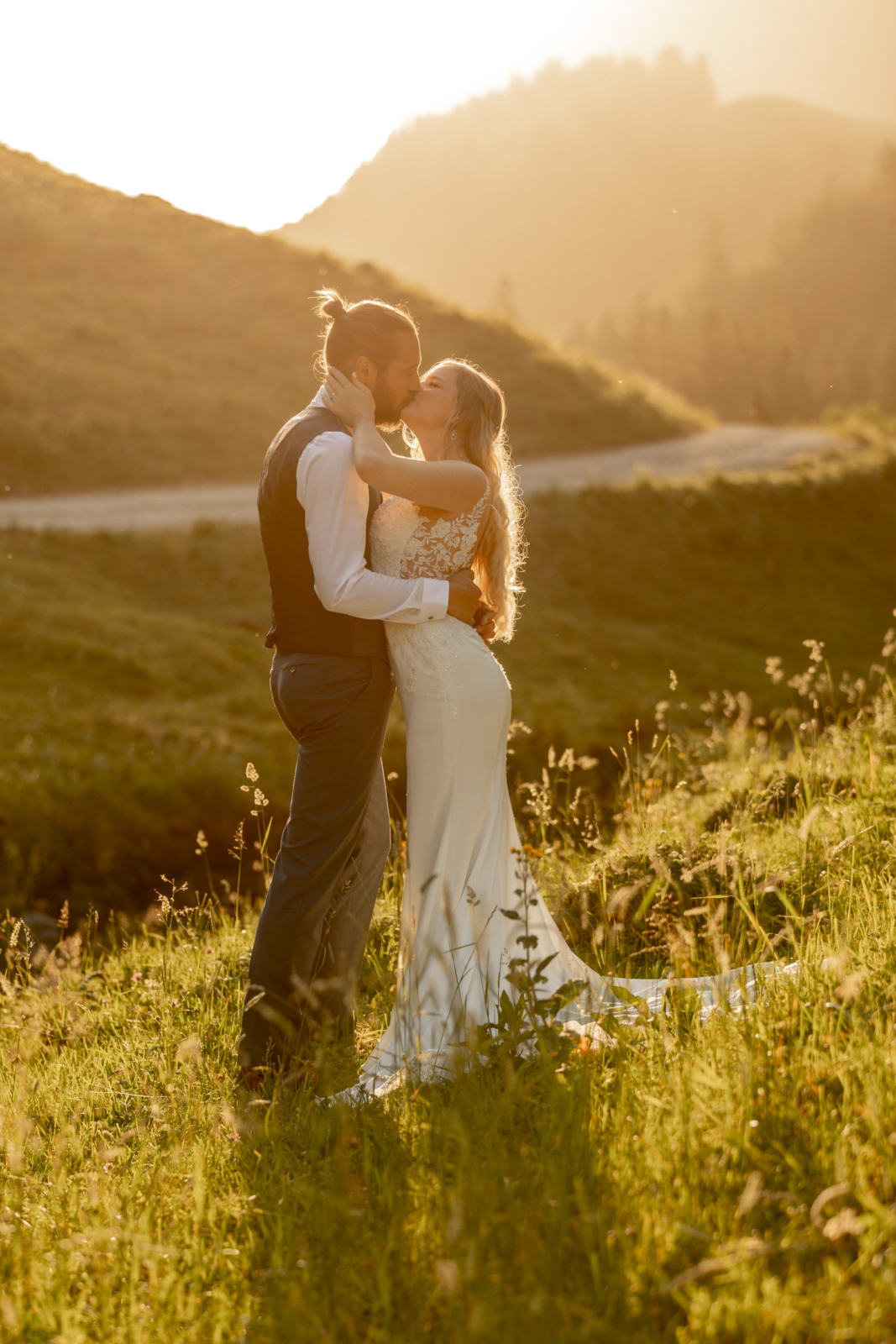 romantic wedding photos during golden hour in Switzerland