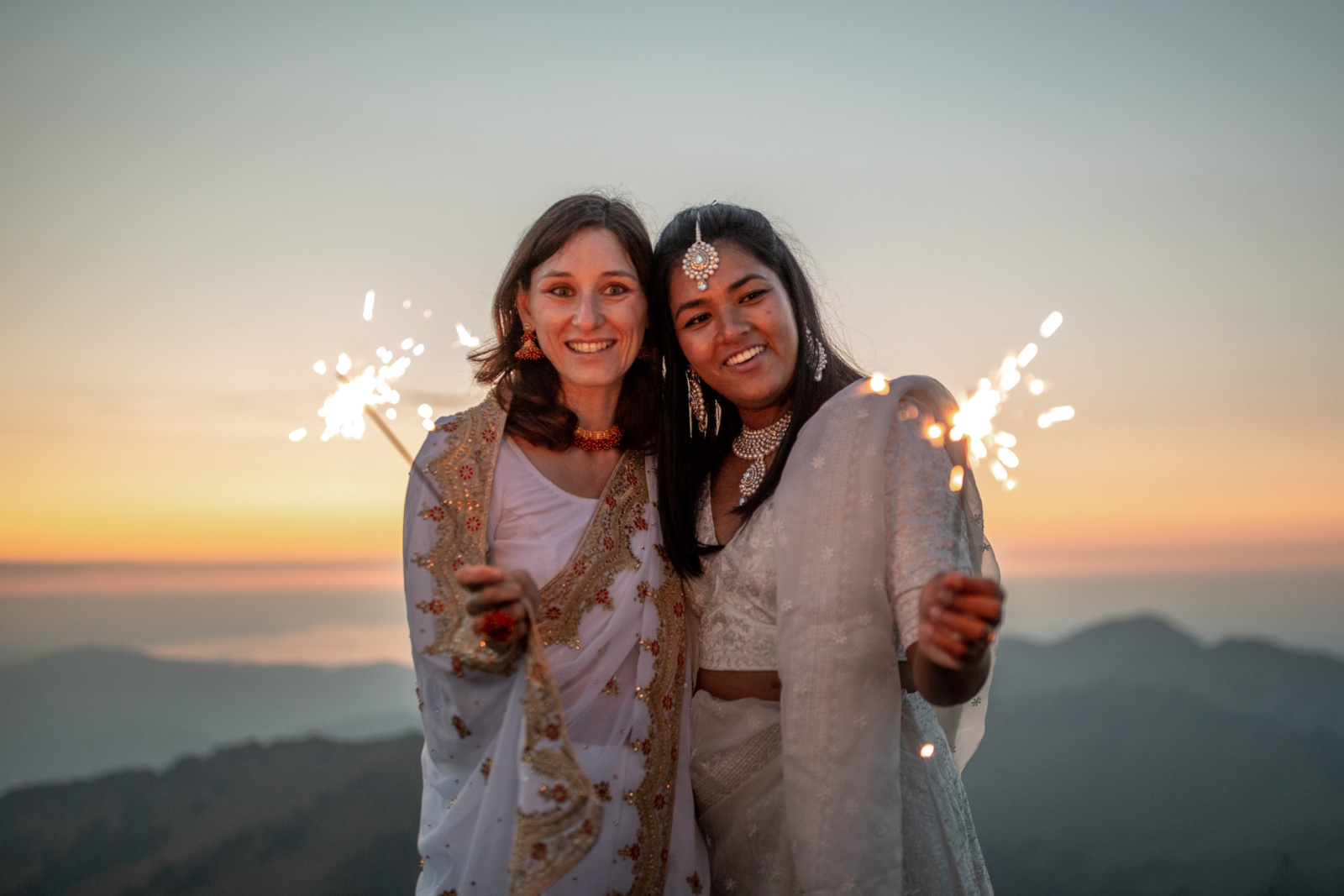 wedding photos with sparklers in the mountains