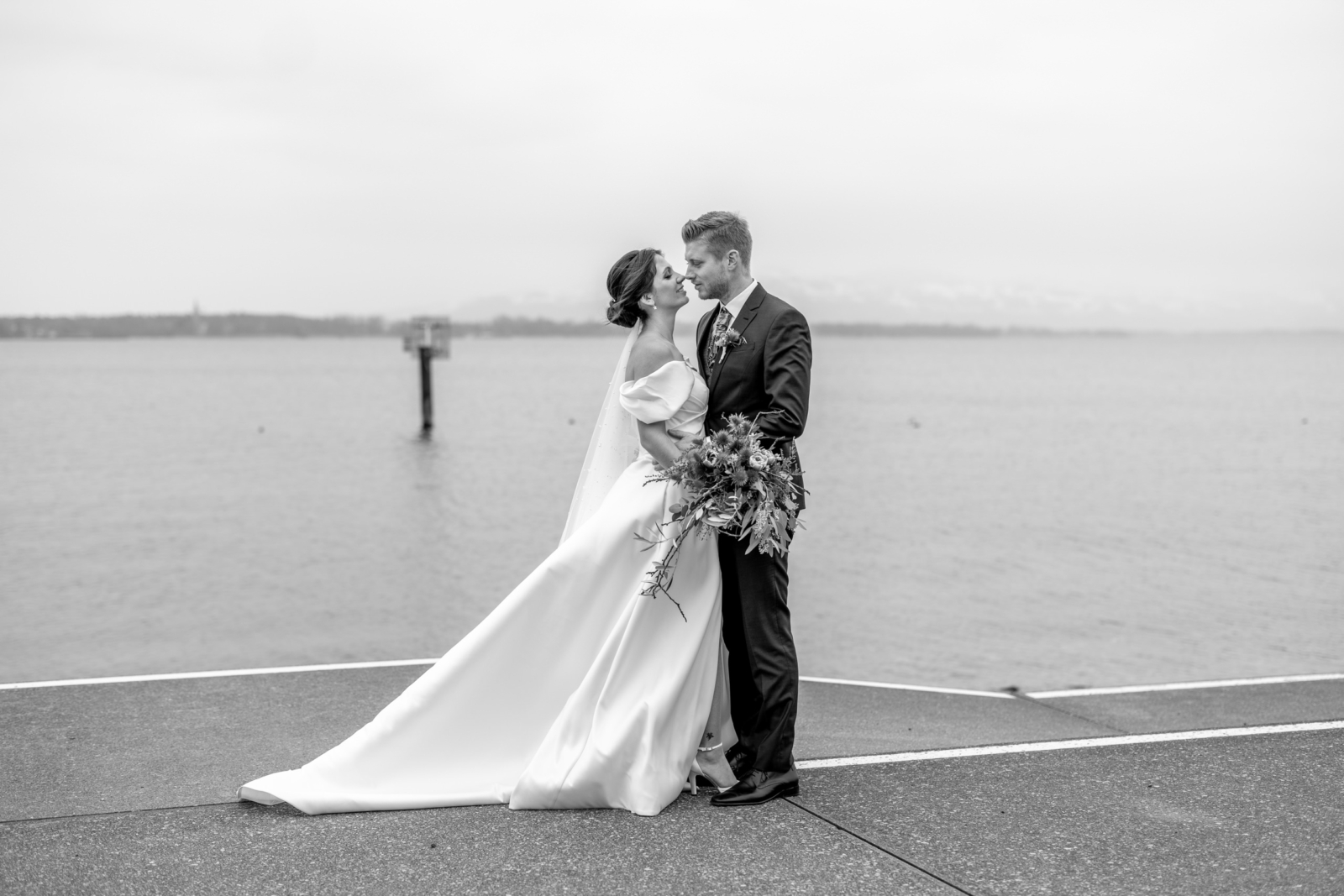 elegant wedding photo and film at the Lake of Constance in Austria