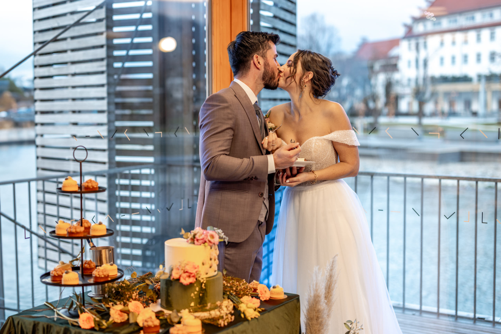 kiss by the sweet table